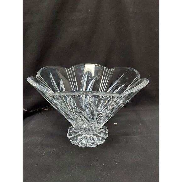 Waterford Marquis Crystal Footed Bowl in the Festival Pattern 40030385 - Picture 6 of 6